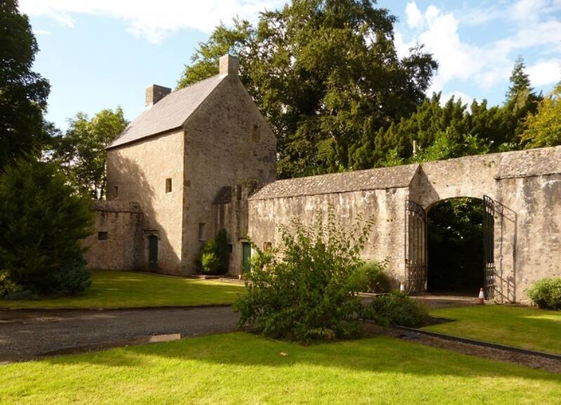 Benburb castle and bawn reduced